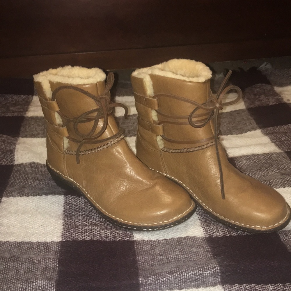 Ugg Caspia Winter Leather Boots ❄️ S/N 1932